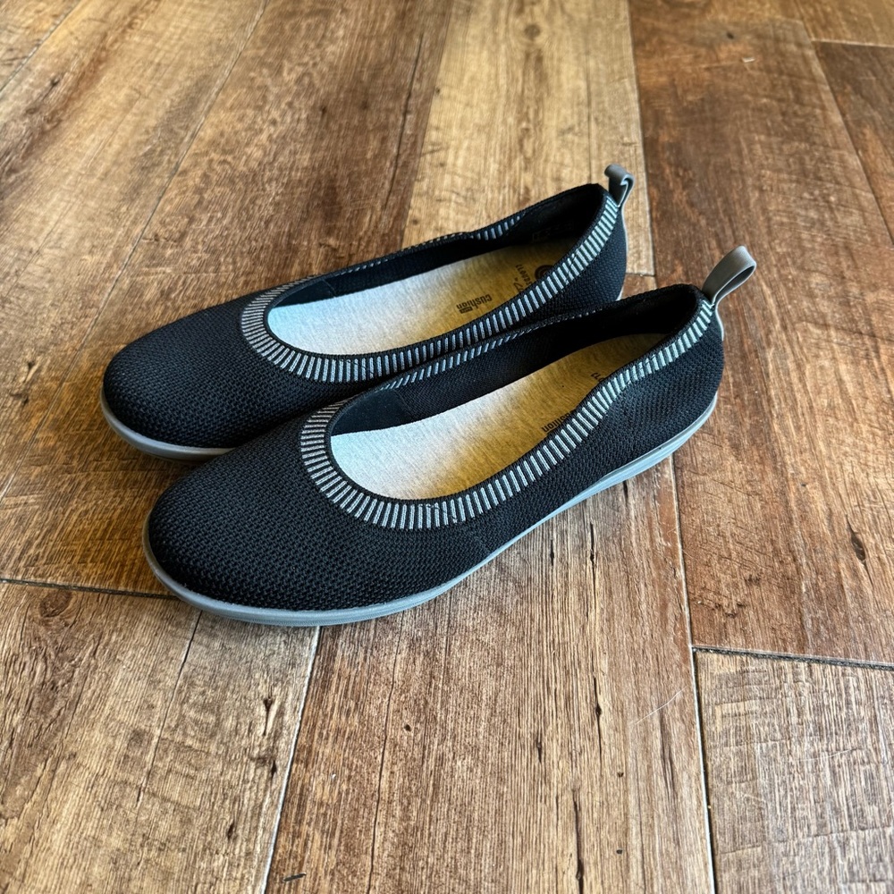 Cloudsteppers by Clarks Women's Black mesh Slip-On comfort Shoes size 8.5